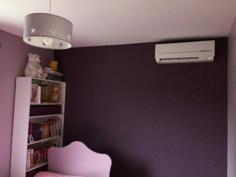 clim dans chambre violette